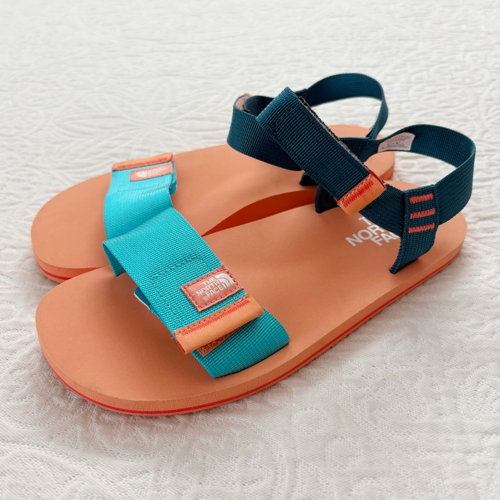 The North Face Youth Skeena Sport Sandals, Peach/Teal Sz 5